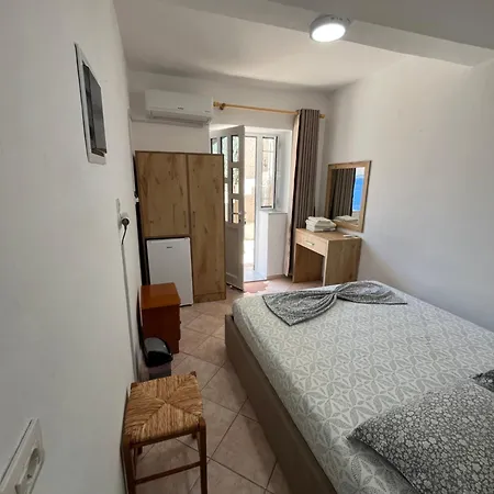 Guest house Dina House Himare