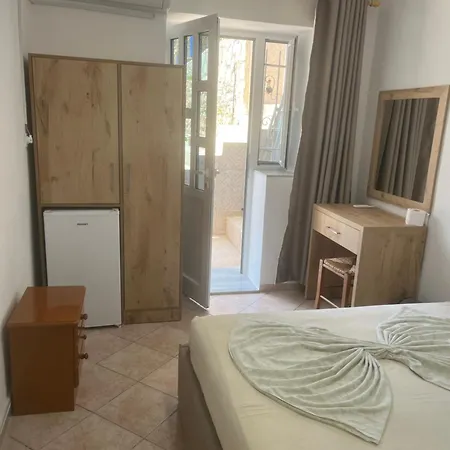 Dina House 3* Himare